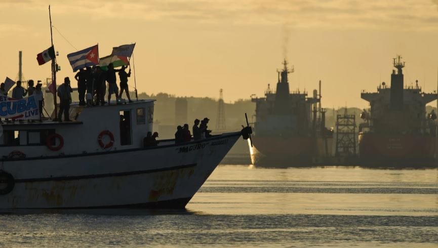 Flotilla de ayuda humanitaria llega a Cuba