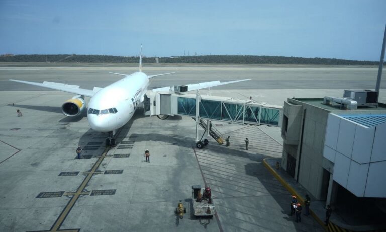 Regresaron 171 venezolanos repatriados desde EEUU