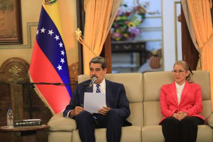 Juez rechaza desestimar el caso contra Maduro y Cilia Flores
