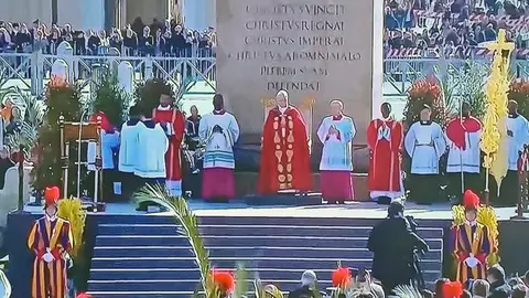 El papa León XIV se estrena en su primera misa de Domingo de Ramos como santo padre desde el Vaticano