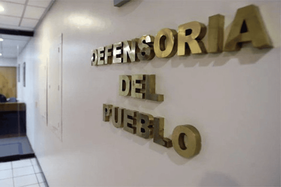 Defensoría del Pueblo recibe demandas de trabajadores y familiares detenidos