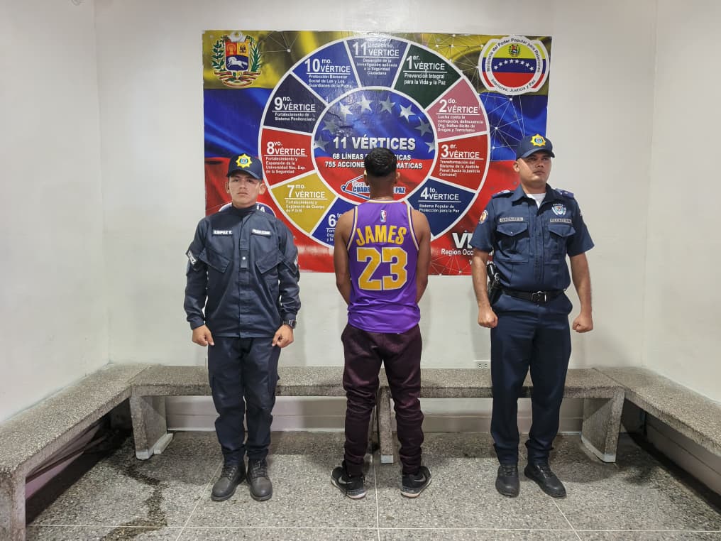 Detenido sujeto por maltrato infantil a su hija