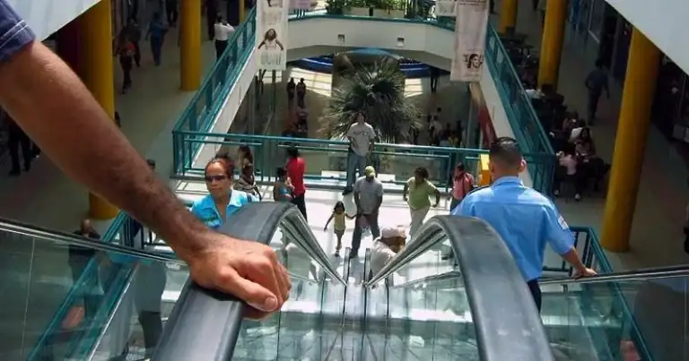 Activan plan de ahorro de energía en centros comerciales del país