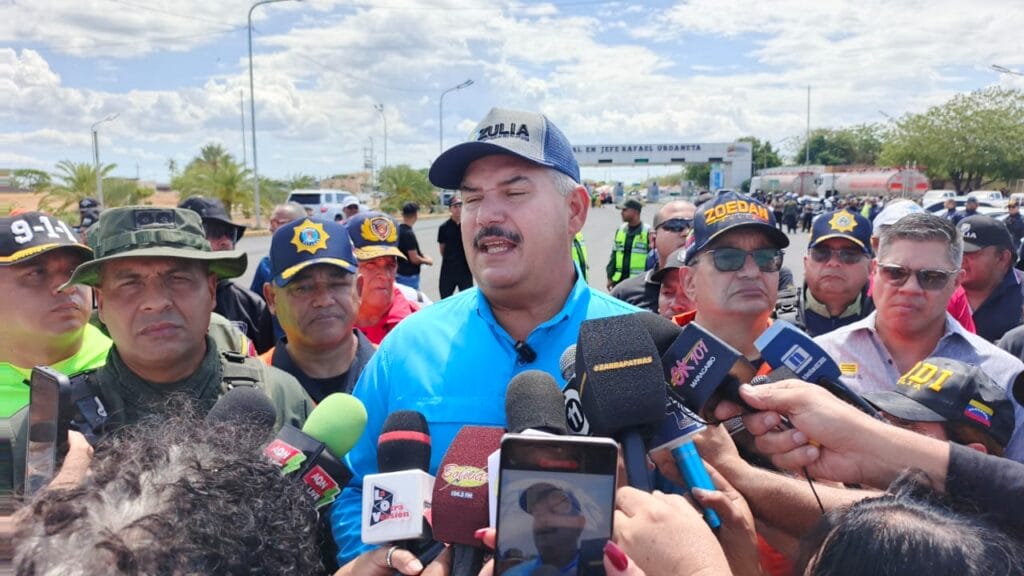 Gobernador Luis Caldera asegura normalidad y alta afluencia en balnearios durante la Semana Santa 2026