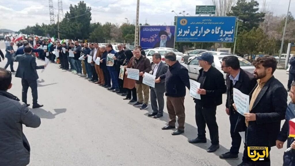 Miles de personas se despliegan como escudos humanos en Irán