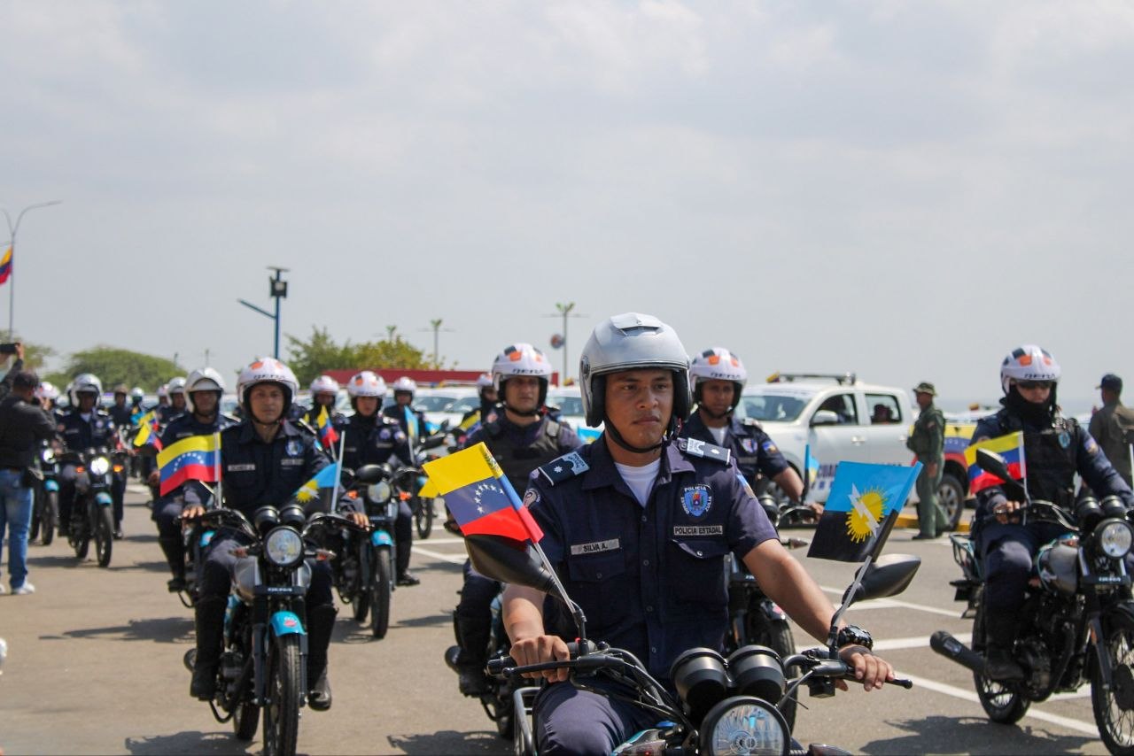 Ministro Diosdado Cabello entregó patrullas y motos para reforzar Cuadrantes de Paz en el Zulia