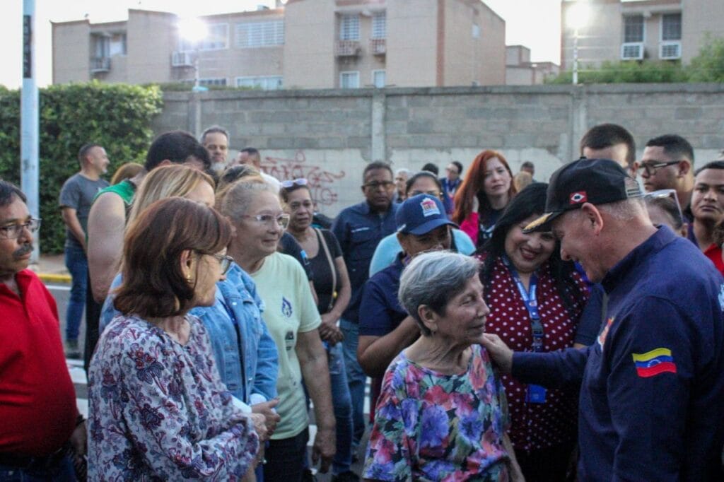 Alcalde Di Martino: "En Cumbres de Maracaibo se ejecutan obras junto al poder popular"