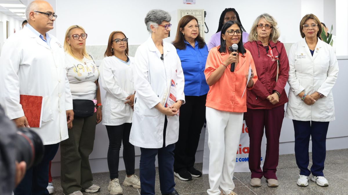 Delcy Rodríguez: Seguimos articulando esfuerzos para atender necesidades en área de salud