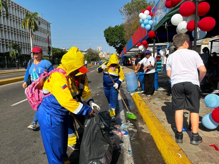 Con más de 500 salserines, la Alcaldía de Maracaibo limpió ruta de la procesión y el santuario de Jesús de la Divina Misericordia
