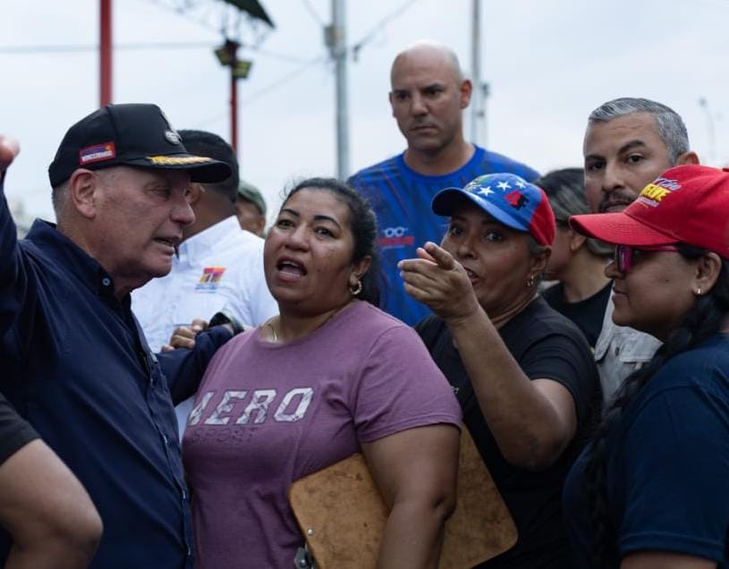 Alcalde Di Martino: "Estamos recuperando canchas y el ambulatorio en la parroquia Cecilio Acosta"