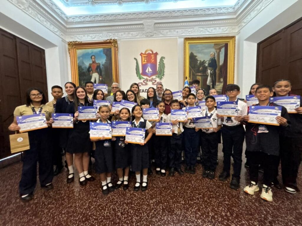 Zulia premia la excelencia tecnológica en el Torneo Nacional de Robótica Kurios 2026