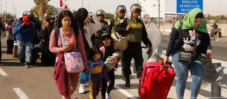Chile "intensificará" la expulsión de migrantes irregulares