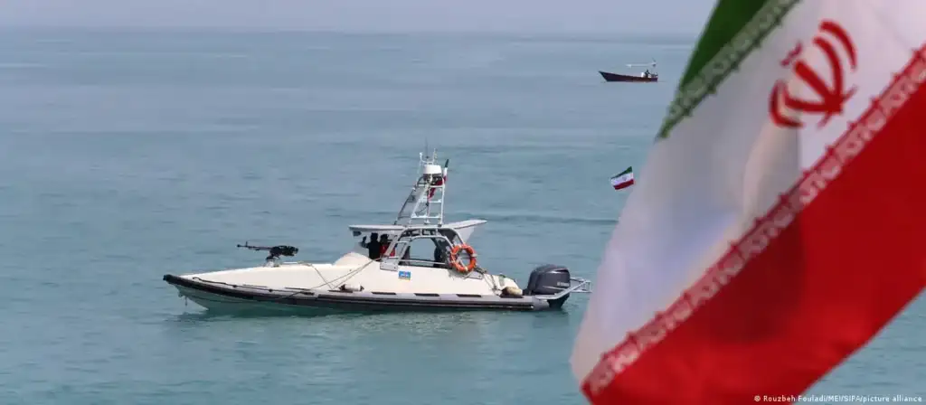 Irán reabre su espacio aéreo pero vuelve a cerrar el estrecho de Ormuz