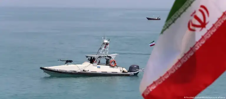 Irán reabre su espacio aéreo pero vuelve a cerrar el estrecho de Ormuz