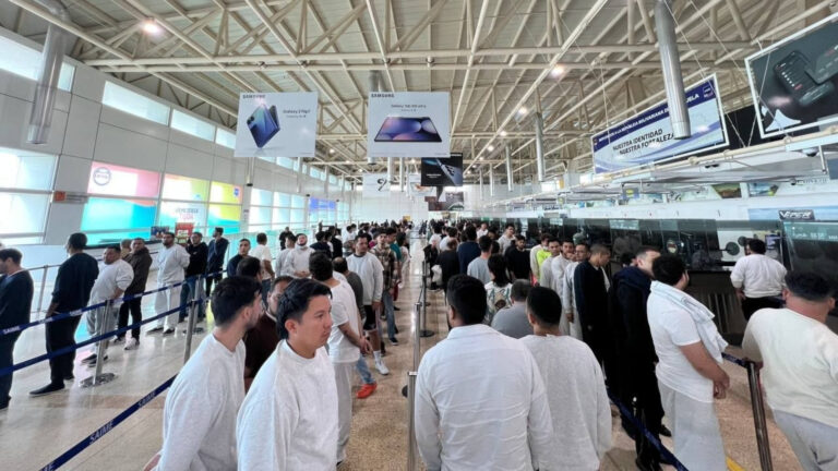 Regresan al país 328 connacionales procedentes de EEUU