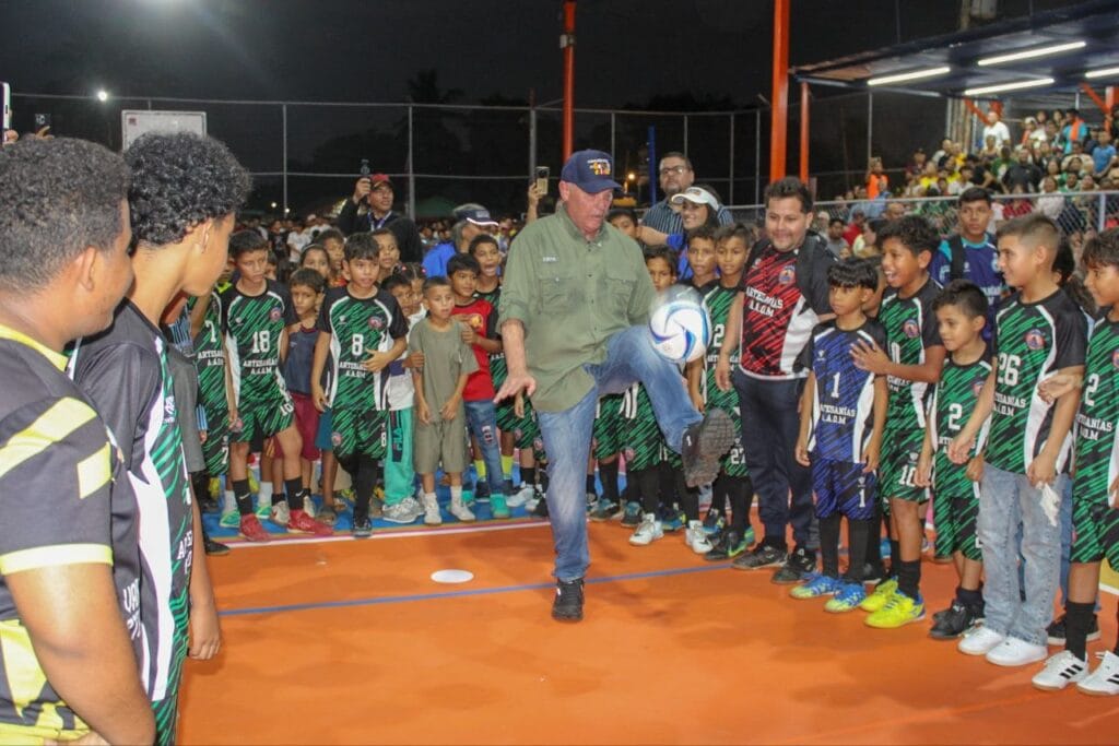 Habitantes de Santa Rosa de Agua agradecieron el rescate de la cancha "Rafael ‘Torpedo’ Morán"