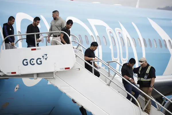 Costa Rica recibe segundo grupo de migrantes deportados desde Estados Unidos