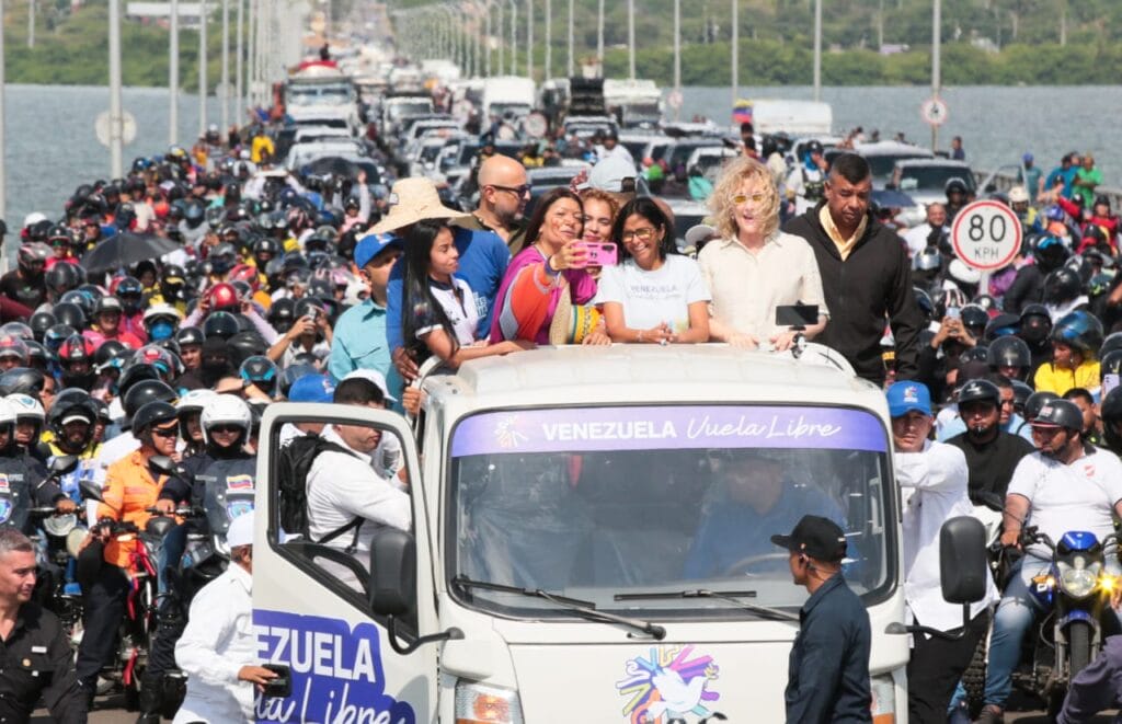 Presidenta (E) Delcy Rodríguez: "Marchamos por un interés supremo que es una Venezuela libre de sanciones"