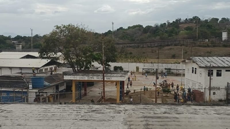 Reportan cinco fallecidos durante motín en Yare III