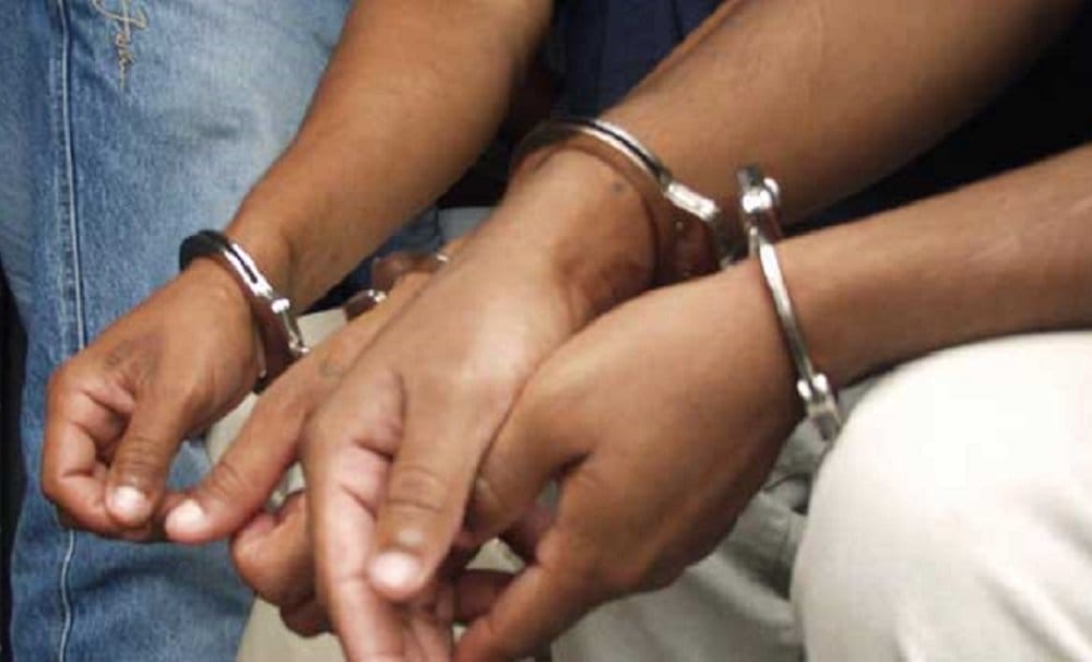Hombre mata a bebé tras la ida de la madre a una fiesta
