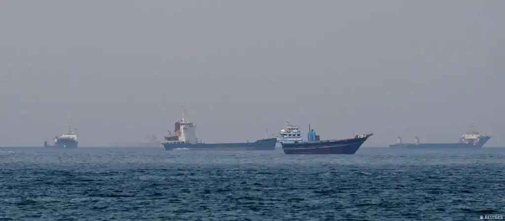 Irán ataca un portacontenedores cerca de Ormuz