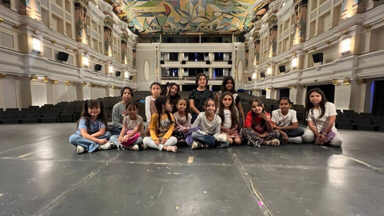 FUNDANIS llevó a 44 niños y niñas a conocer el Teatro Baralt