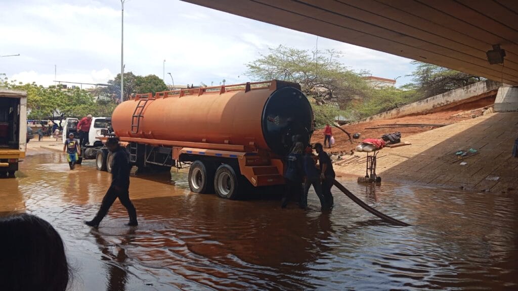 Gobernador Caldera activa plan especial de atención ante fuertes lluvias