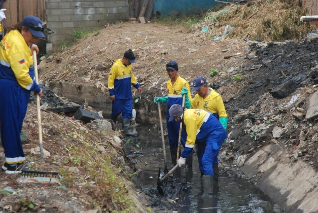 Más conciencia ciudadana pide la Alcaldía de Maracaibo para mantener limpias las cañadas