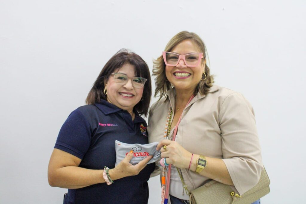 Alcaldía Bolivariana de Maracaibo entregó lentes a 130 trabajadores a través del programa Santa Lucía