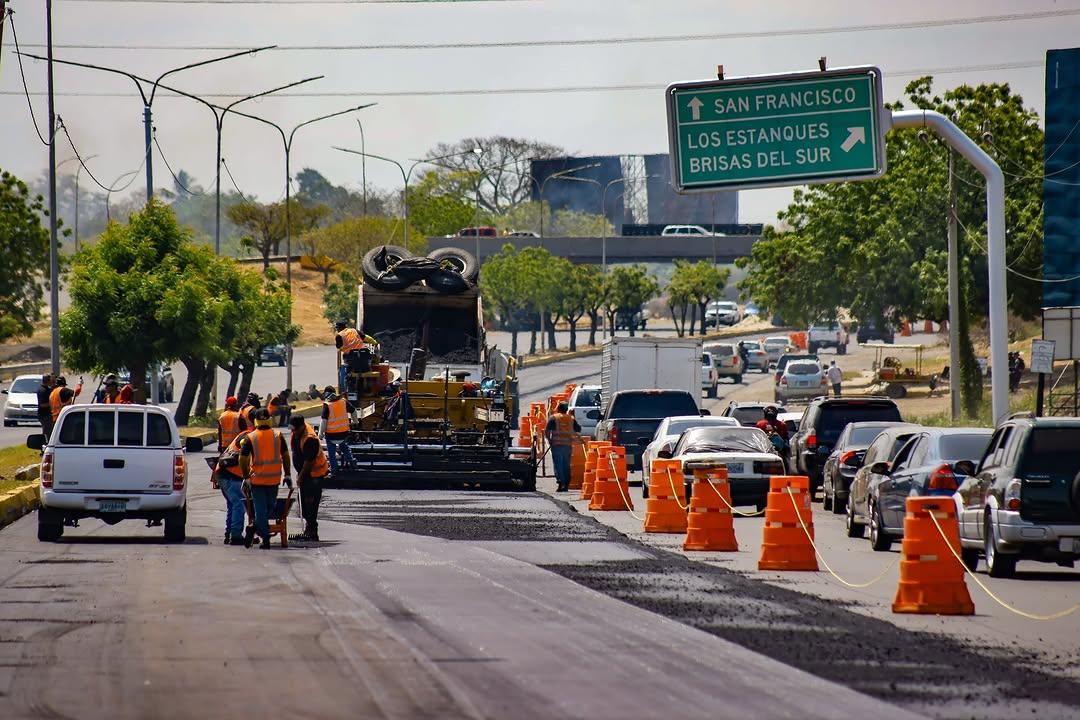 Plan Estadal de Vialidad supera las 445 mil toneladas de asfalto en menos de un año de gestión del gobernador Caldera