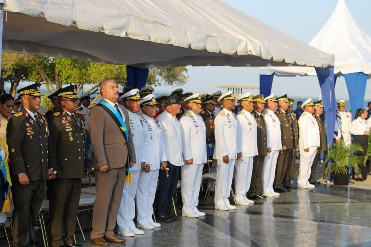 ¡Hito histórico cumple 203 años! Autoridades militares y civiles recibieron reconocimientos en acto del forzamiento de la barra de Maracaibo