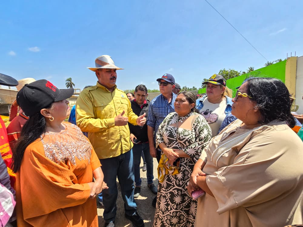 Gobernador Caldera inicia trabajos de saneamiento y rehabilitación del Mercado Popular Los Filuos
