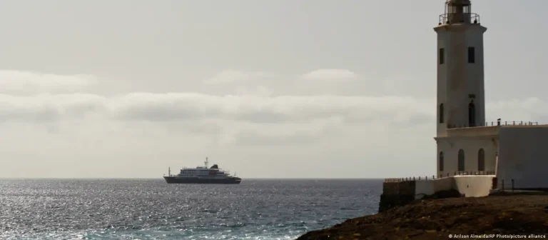 España anunció que recibirá en las islas Canarias al crucero afectado por un posible brote de hantavirus