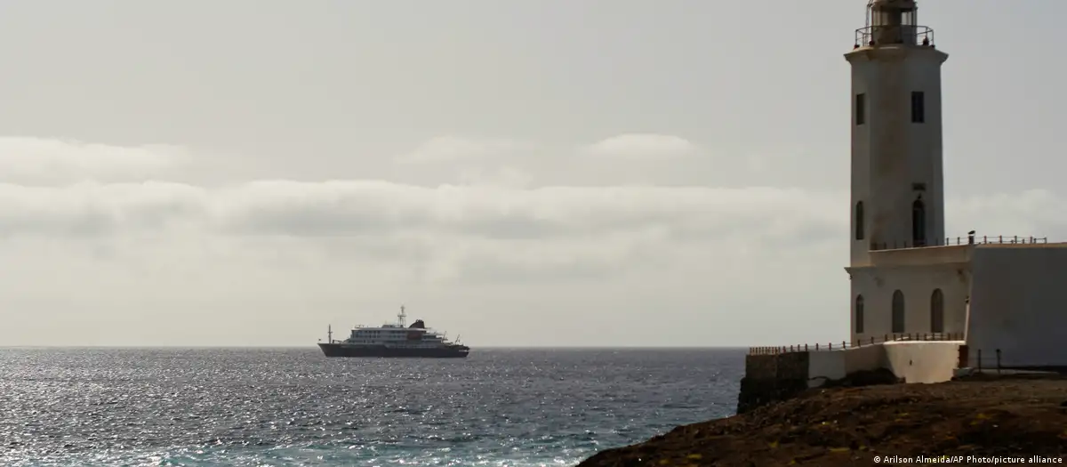 España anunció que recibirá en las islas Canarias al crucero afectado por un posible brote de hantavirus