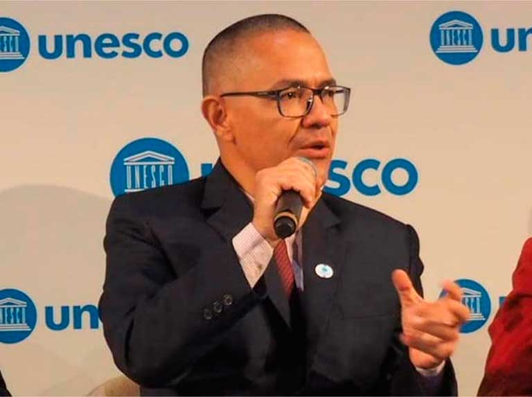 Asamblea autorizó designación de Ernesto Villegas como embajador en la Unesco