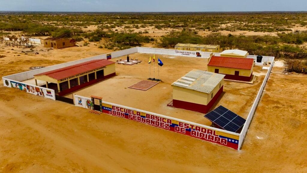 Soberanía y educación: Gobernador Caldera Inaugura Escuela Básica Juan Fernández en el hito 1 de la Guajira