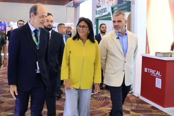 Delcy Rodríguez, solicitó a empresas y comercios del sector privado hacer uso de la autogeneración eléctrica