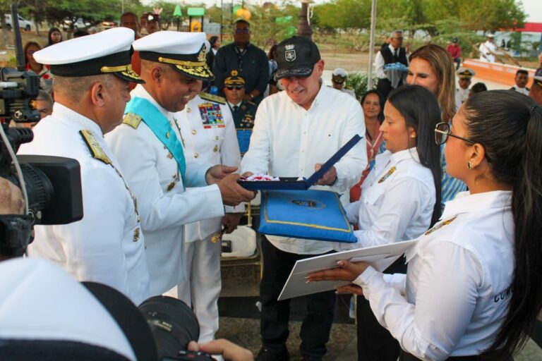 Almirante Jorge Agüero Montes: "La Armada garantiza resguardo de la soberanía de nuestra Patria"