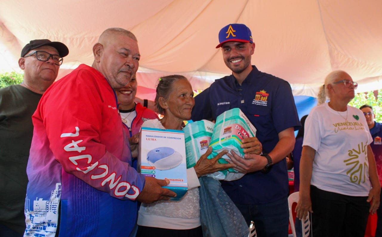 ¡Entregaron ayudas humanas! En Altos del Sol Amada hicieron “el mercado” en jornada de la Alcaldía de Maracaibo