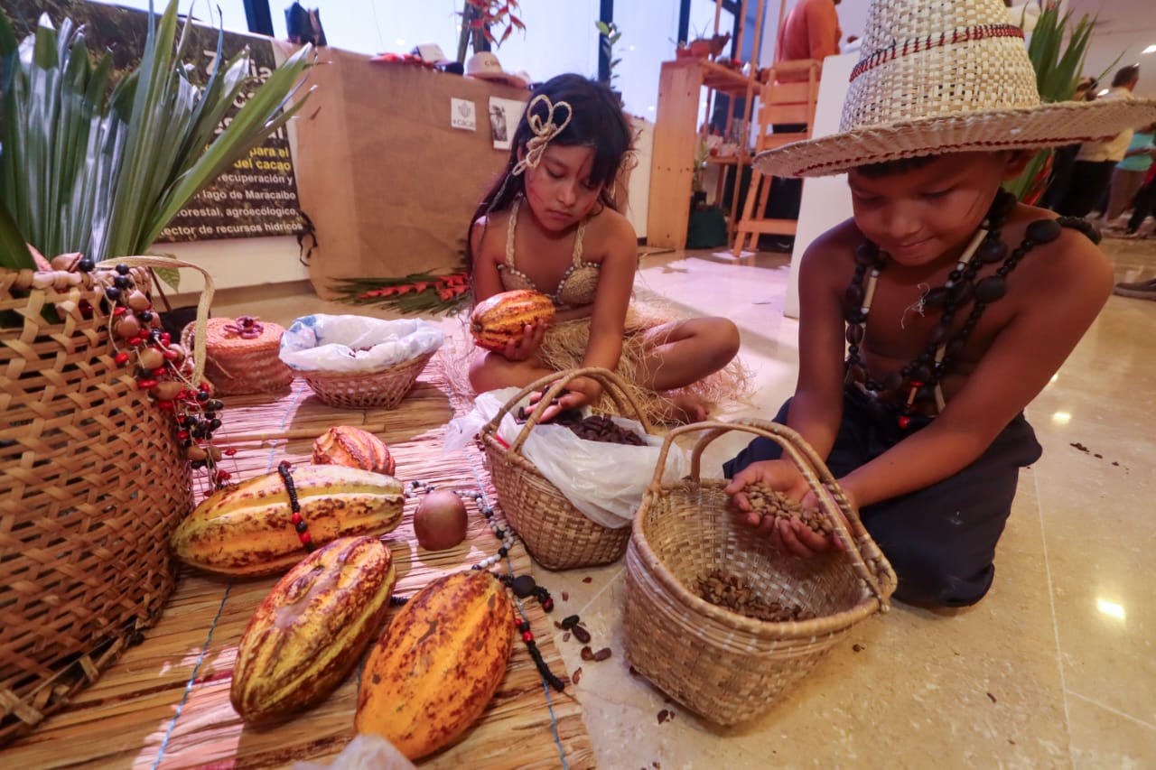 ¡Impulsada por Alcaldía de Maracaibo! Seis estados participan en I Feria Artesanal Café, Cocuy, Cacao y Miel