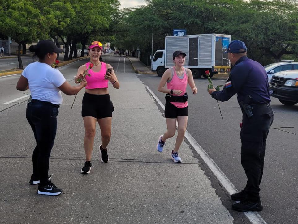 ¡Promovido por Alcaldía Bolivariana de Maracaibo! Entre pedales y rosas celebró la Ciclovía el Día de las Madres