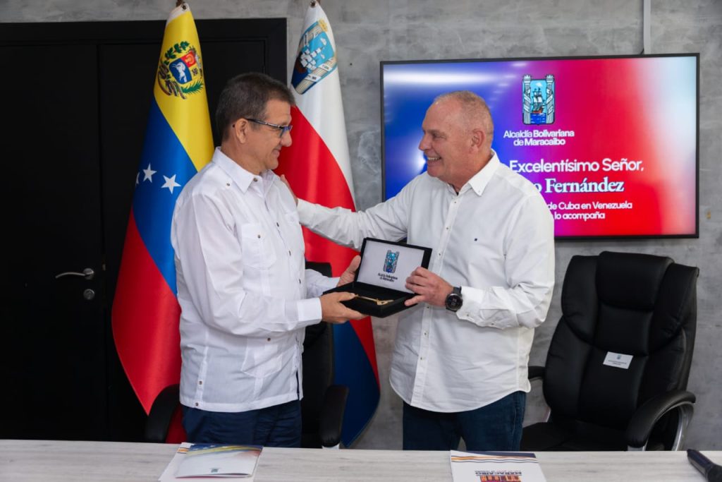 ‎¡Gesto de hermandad! Alcalde Di Martino entregó llaves de Maracaibo al Embajador de Cuba en Venezuela