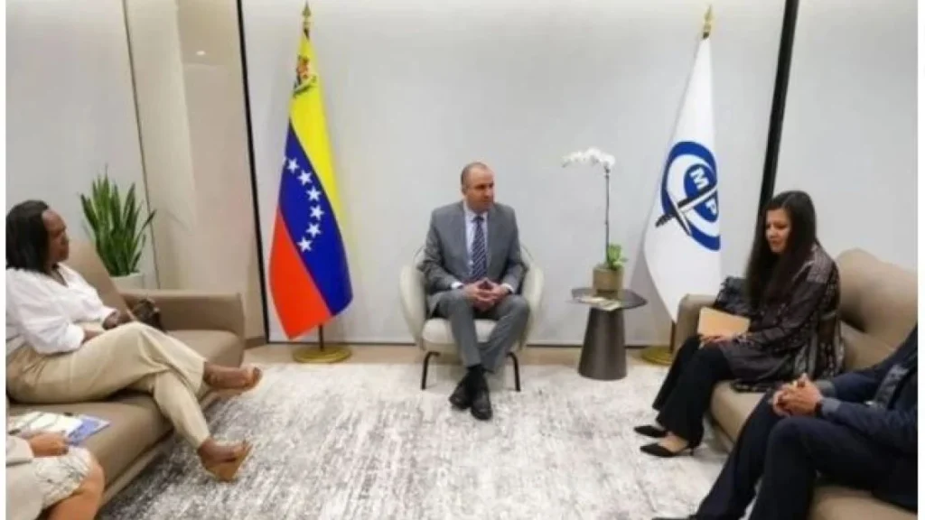 Fiscal General Devoe recibe a delegación de Amnistía Internacional en Caracas