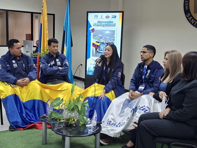 Politécnico Santiago Mariño rinde homenaje a los participantes del PetroBowl 2026 tras representar a Venezuela en Argentina