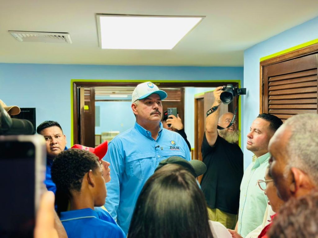 Luis Caldera inspecciona avances del Plan Cayapa de la Saluden el Hospital tipo I Darío Suárez Ocando, de Bachaquero