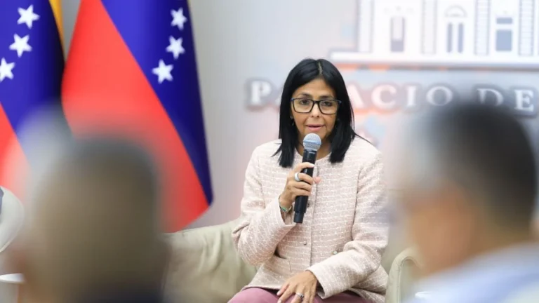 Delcy Rodríguez exhorta a funcionarios de seguridad a transformar sus vínculo con la ciudadanía