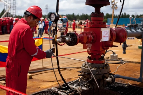 Venezuela adelanta reuniones en Houston para obtener insumos, servicios y equipos petroleros