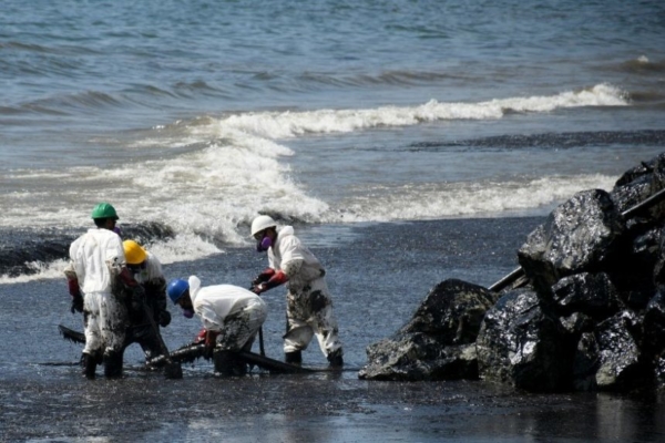 Cámara de Comercio de Cumaná solicita a Trinidad y Tobago indemnizaciones para pescadores y comerciantes afectados por derrame de crudo