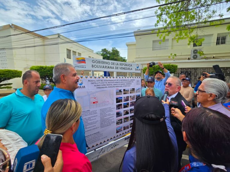Gobernador Luis Caldera entrega vías recuperadas en la Facultad de Medicina con el Plan LUZ
