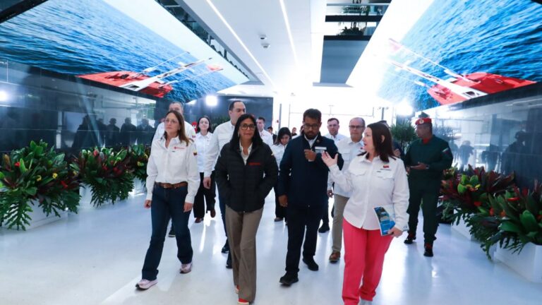 Presidenta Encargada inauguró Centro Tecnológico y de Gestión de Datos de Hidrocarburos